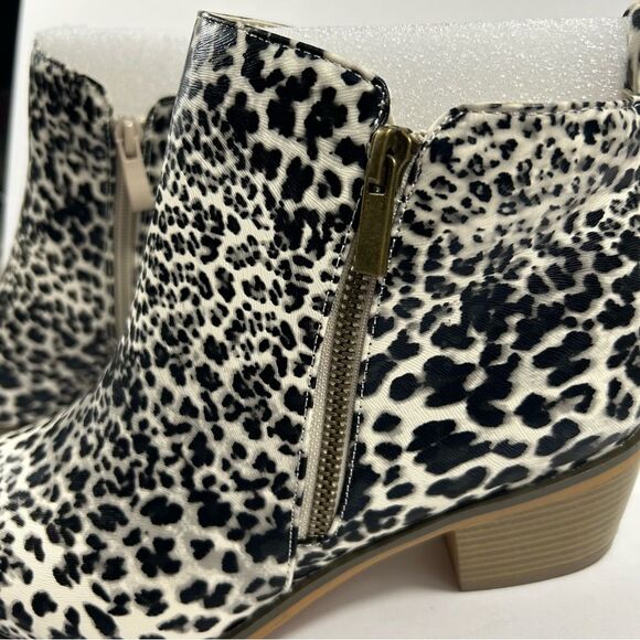 Journey Collection- Women’s Cheetah Print Ankle Boots - Size 8.5 - Picture 2 of 6